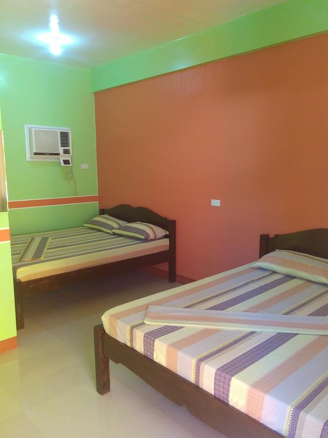 Queen Of Isle Cottages And Restaurant Puerto Galera Bagian luar foto