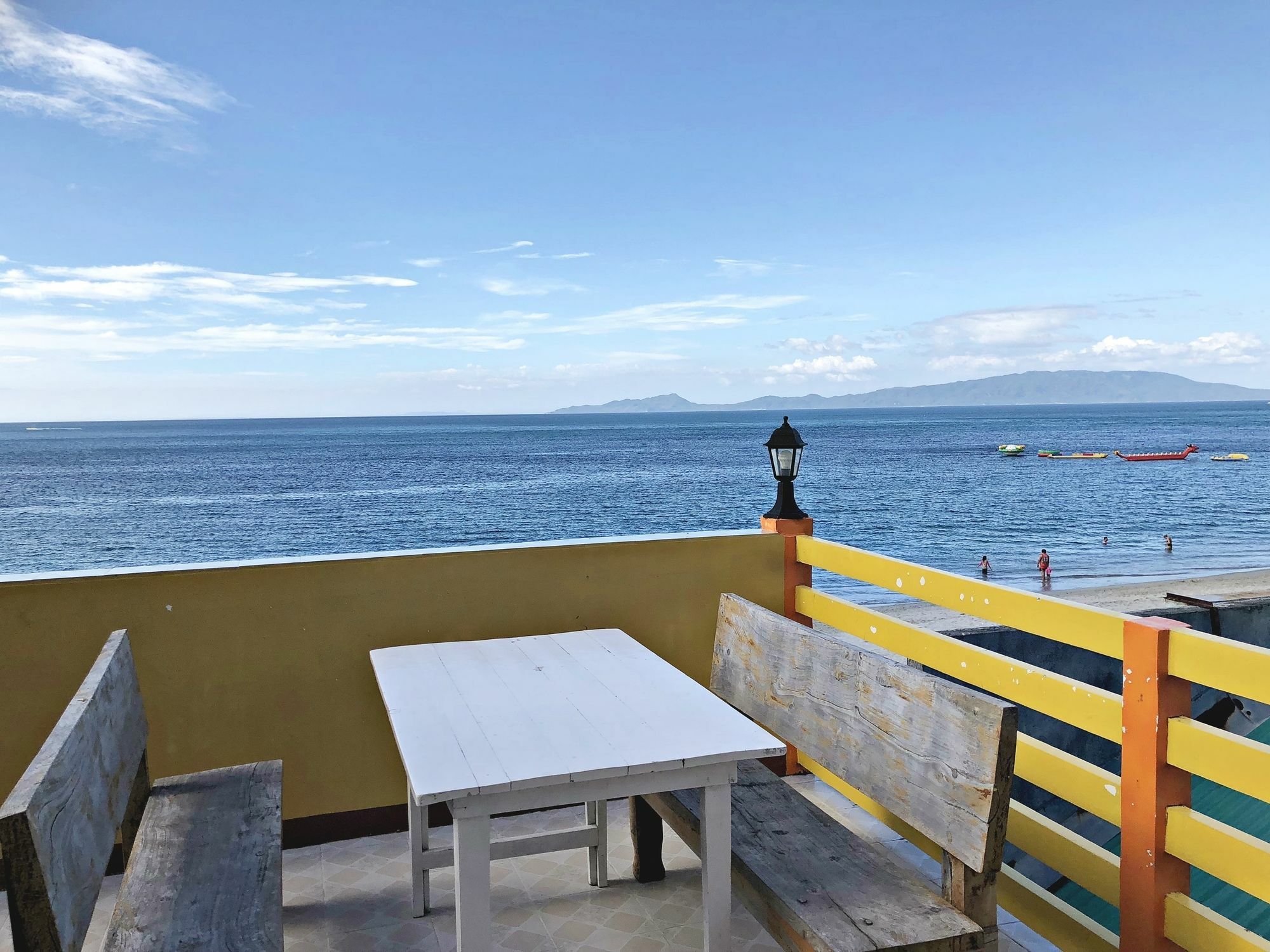 Queen Of Isle Cottages And Restaurant Puerto Galera Bagian luar foto